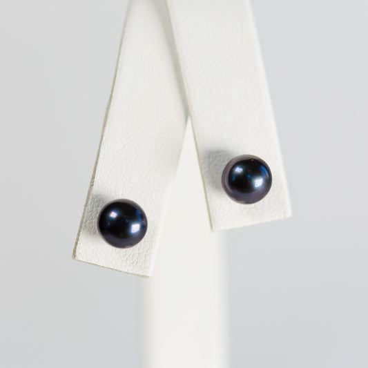 Black Petite Simple Pearl Earrings