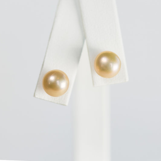 Peach Simple Pearl Earrings