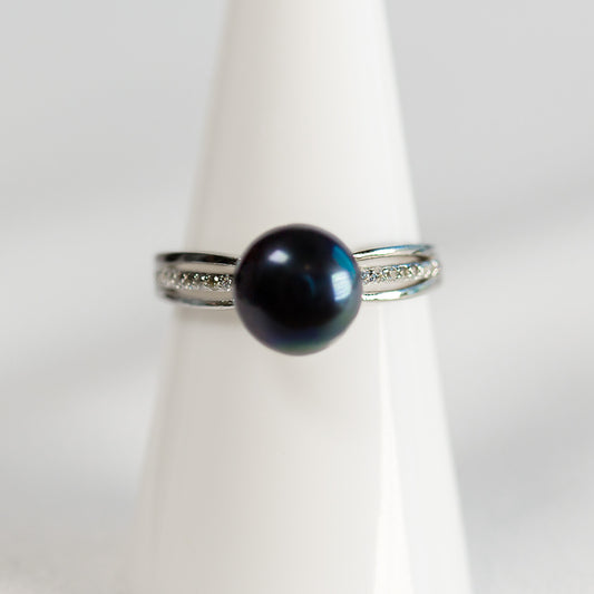 Black Simple Pearl Ring
